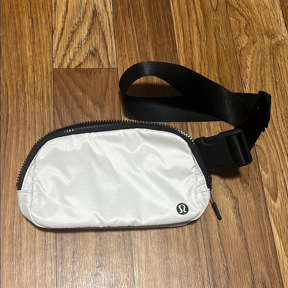 OG lululemon Belt Bag